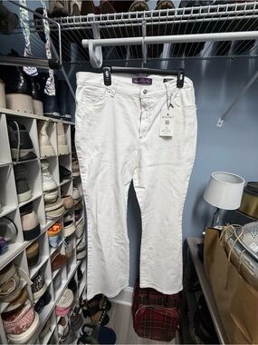 Gloria Vanderbilt White Boot Cut Women’s Jeans size 18 NWT